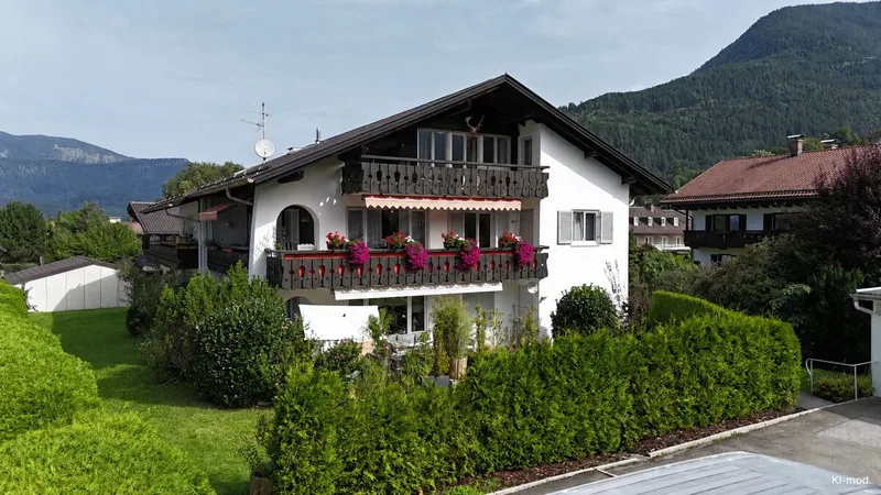 Bergblick, Balkon, Lieblingsplatz – Dachgeschosswohnung in Partenkirchen