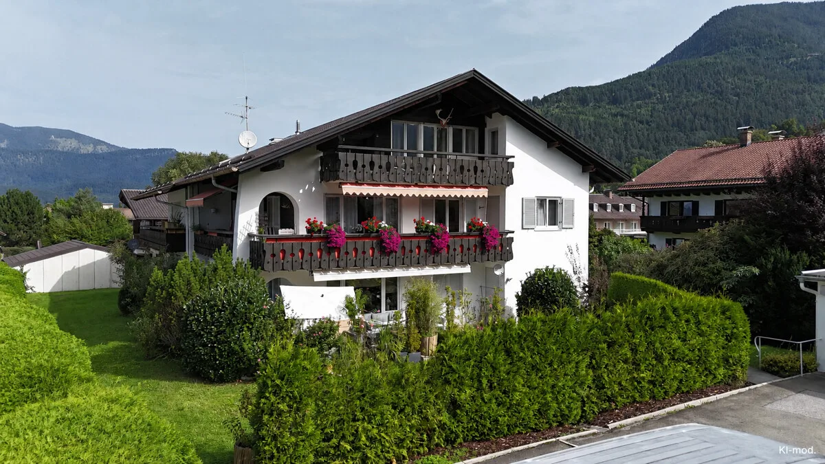 Bergblick, Balkon, Lieblingsplatz – Dachgeschosswohnung in Partenkirchen
