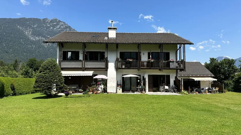 Attraktives Mehrfamilienhaus 
5 WEH – sicher vermietete - Kapitalanlage - Bergblick - großer Garten
